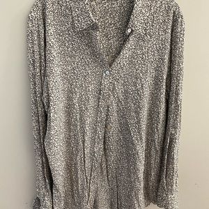 Jane and Delancey Heart Patterned Button Up. Size-M